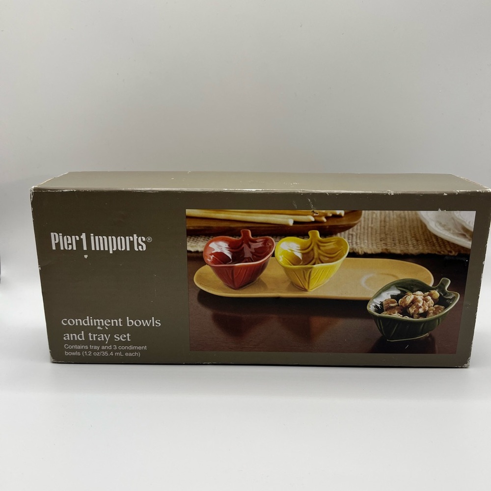 PIER 1 Leaf Shaped Condiment Bowls (3) & Tray Set Of 4 Autumn Red Gold Green
